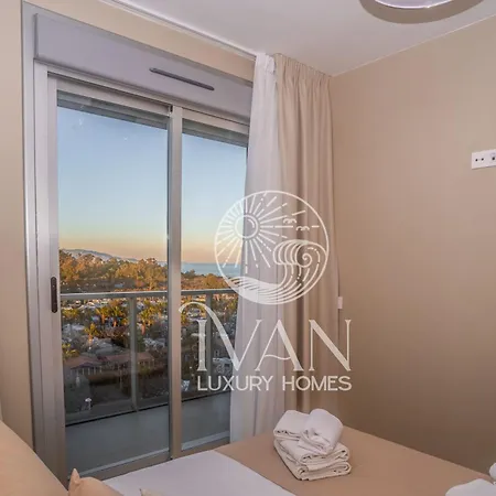 Casa Yani Ivan Luxury Homes 3ªpta Sur 1ªlinea *